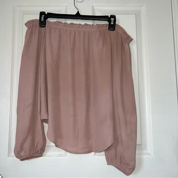 Forever 21 | women’s mauve off shoulder size small top - Picture 2 of 4